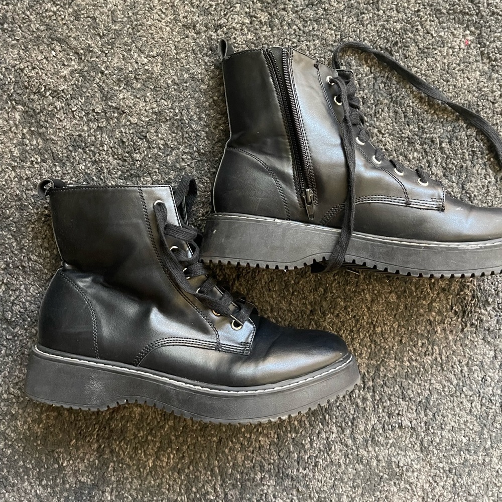 Ankle combat boots